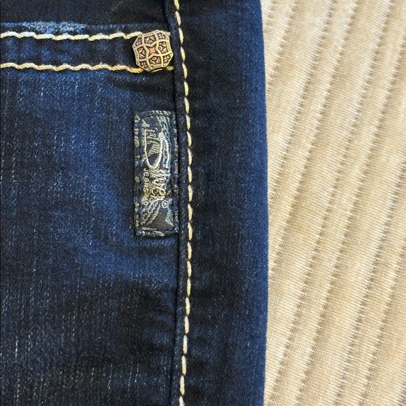 Silver Suki, jeans, super stretch, mid skinny like new - Picture 2 of 9